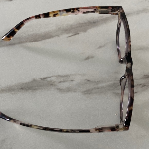 Tortoise Shell Pattern Glasses - Picture 15 of 16